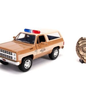 Jada 1/24 "Hollywood Rides" Stranger Things - Hopper's Chevy Blazer w/ Police Badge