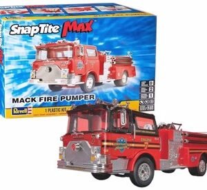 Revell 1:32 Mack Fire Pumper
