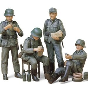 Tamiya 1/35 German Soldiers At Rest Kit